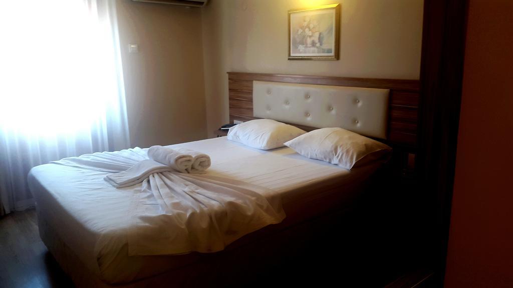Aziz Arslan Hotel Ayvalik Bagian luar foto