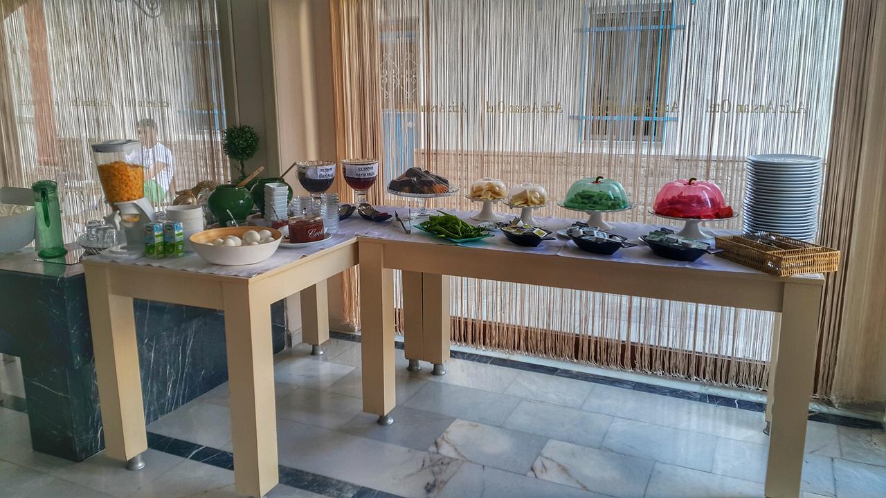 Aziz Arslan Hotel Ayvalik Bagian luar foto